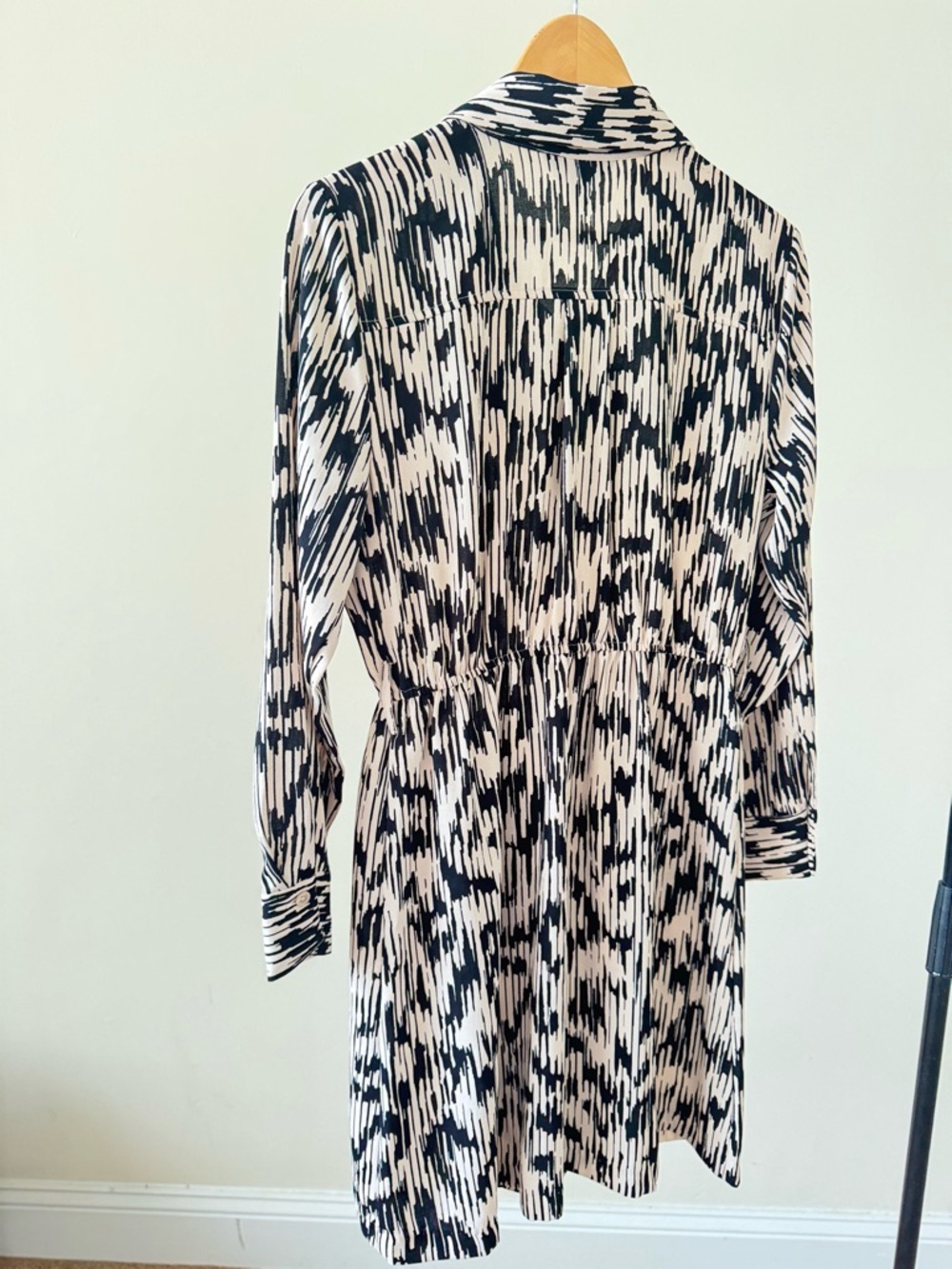 Simply Vera Vera Wang Black and Cream Long Sleeve Front Pockets Shirt Dress